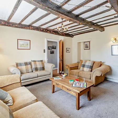 4 Bed In Eden Valley 92503