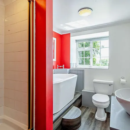 Дом отдыха 4 Bed In Eden Valley 92503 *
