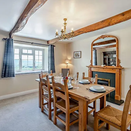 Дом отдыха 4 Bed In Eden Valley 92503 *